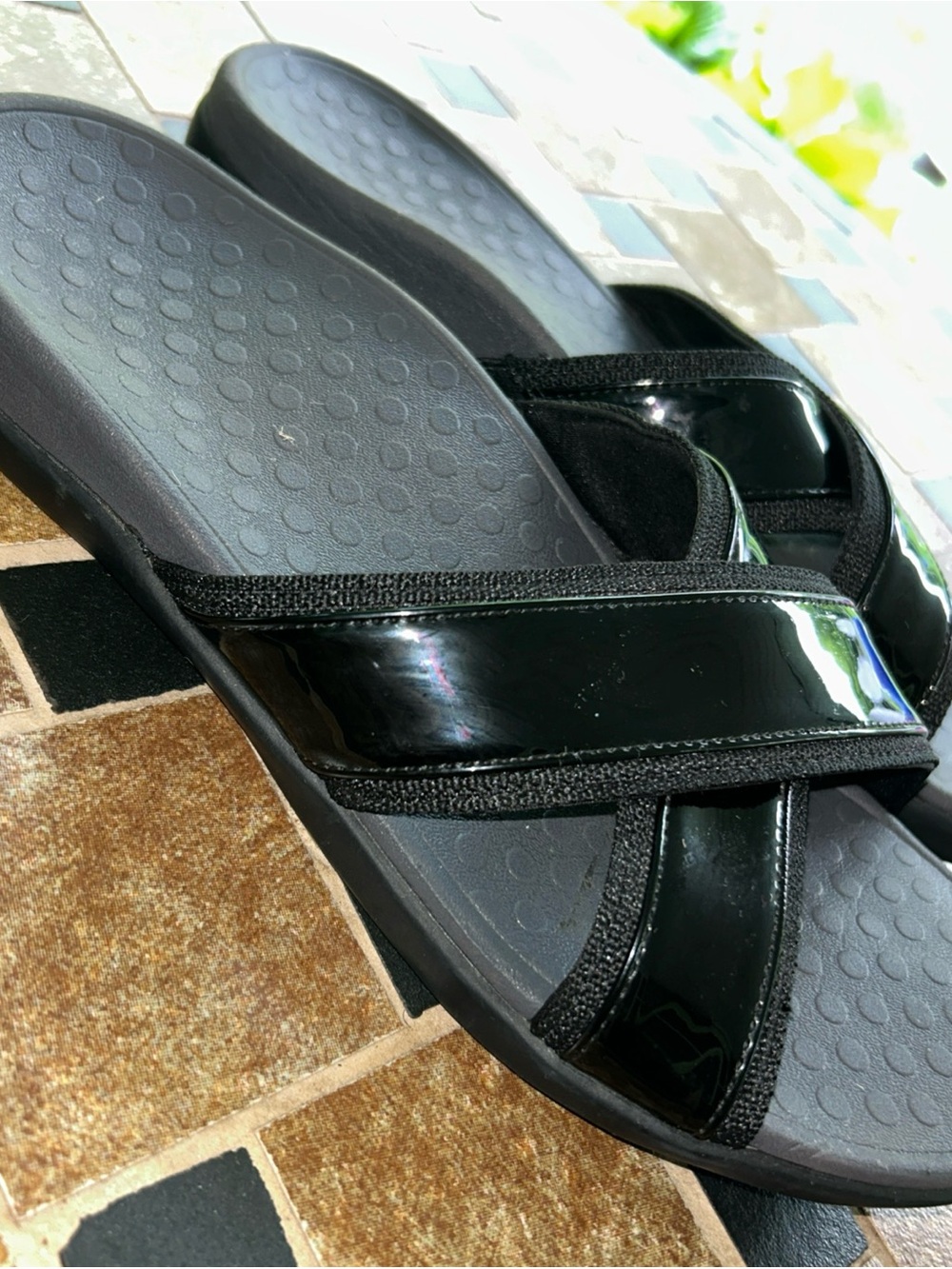 Vionic Merced Black Patent Criss Cross Slide Sandals Women’s Size 11